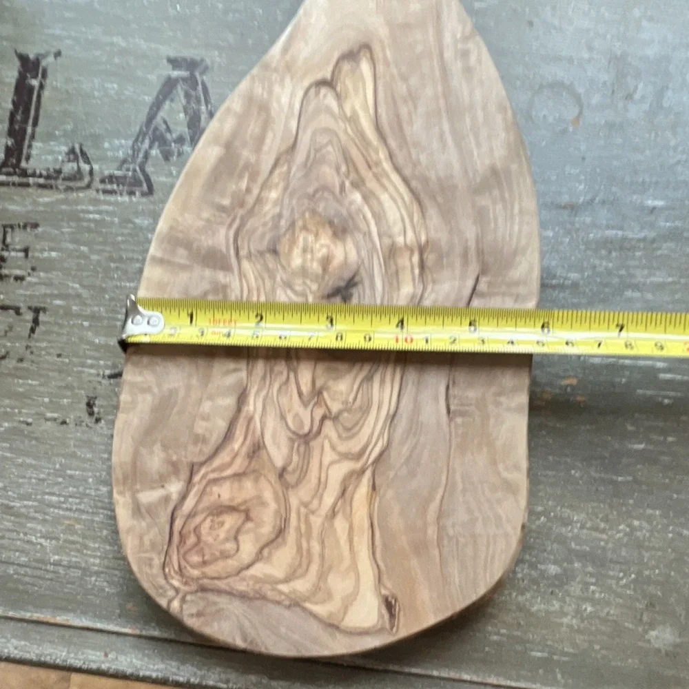 Medium Irregular Wood Cutting Board, Natural Grain, Hanging Hole, 30x18cm